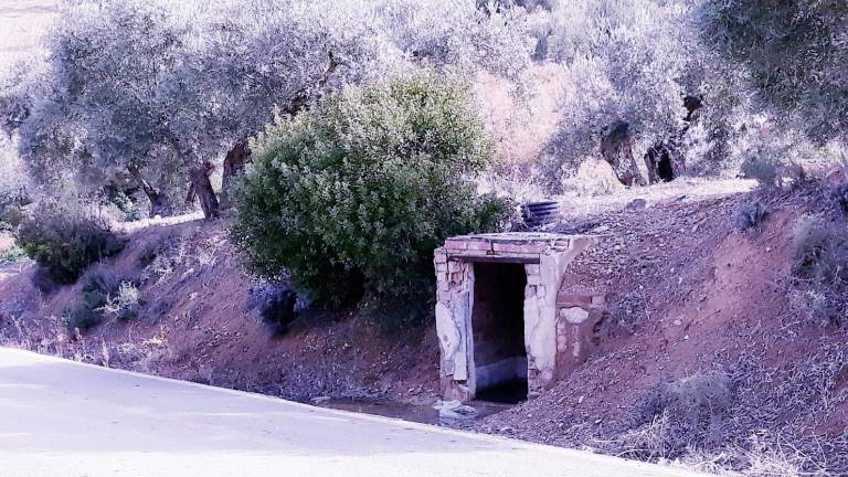 “Preocupación” por el estado de un pozo junto a la carretera