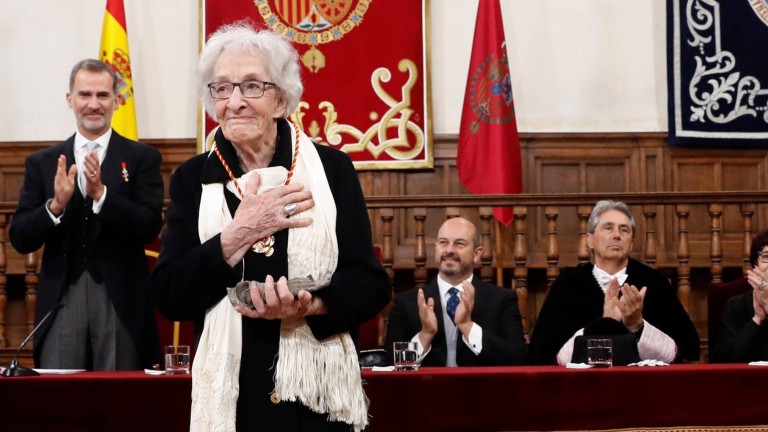 Ida Vitale se muestra “emocionada” al recibir el Premio Cervantes