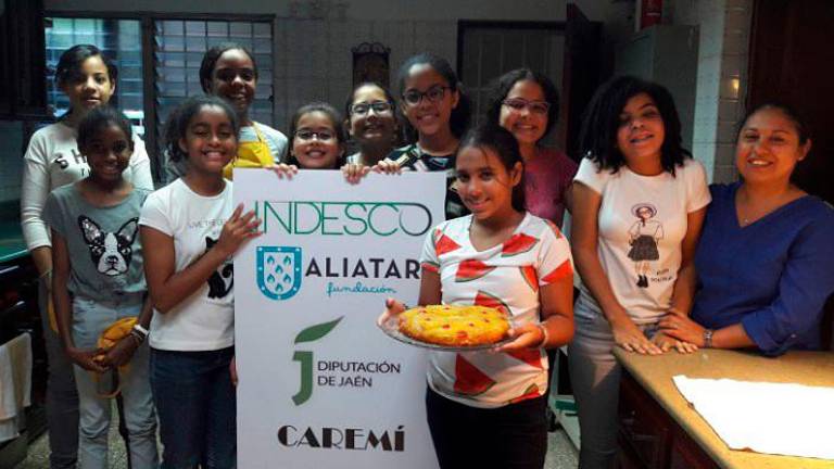 Un abrazo solidario a partes del mundo sin tanta fortuna Un abrazo solidario a partes del mundo sin tanta fortuna