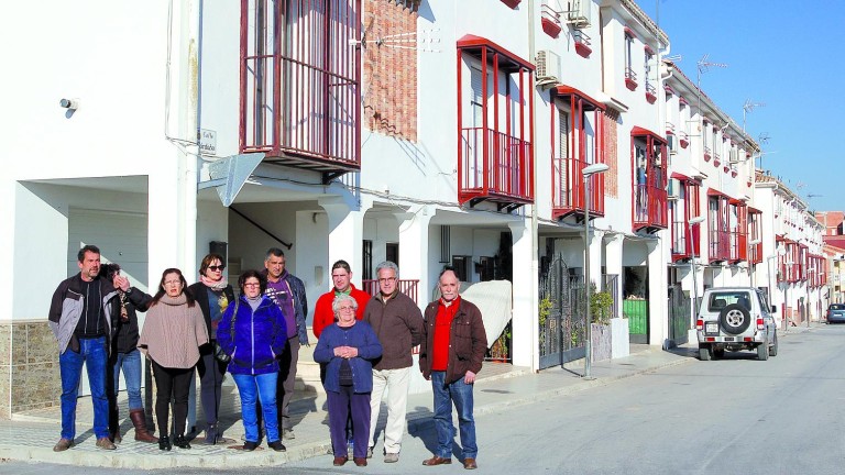 Hipotecados en Pozo Alcón, tras 30 años de pagar su casa