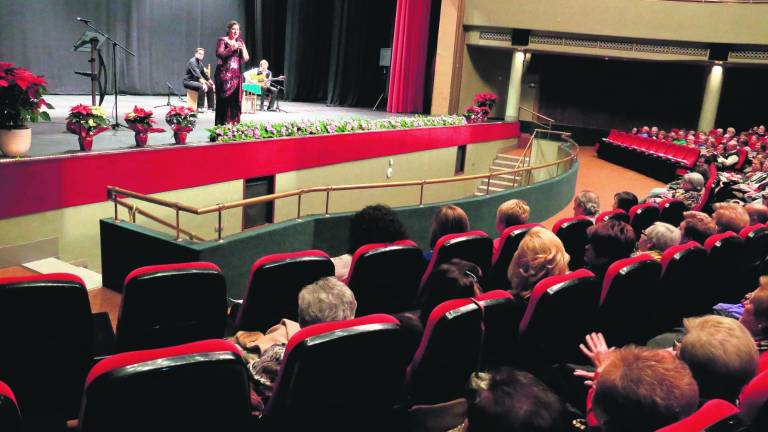 Arte y solidaridad en el teatro Arte y solidaridad en el teatro