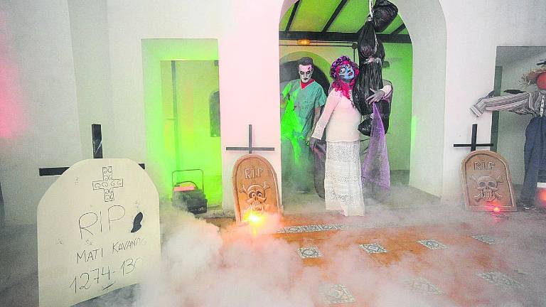 “Halloween”, una terrorífica moda para pasarlo de miedo “Halloween”, una terrorífica moda para pasarlo de miedo