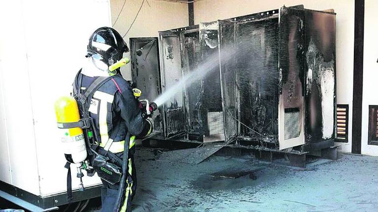 Una parte de la sierra de Orbes arde por un fuego intencionado