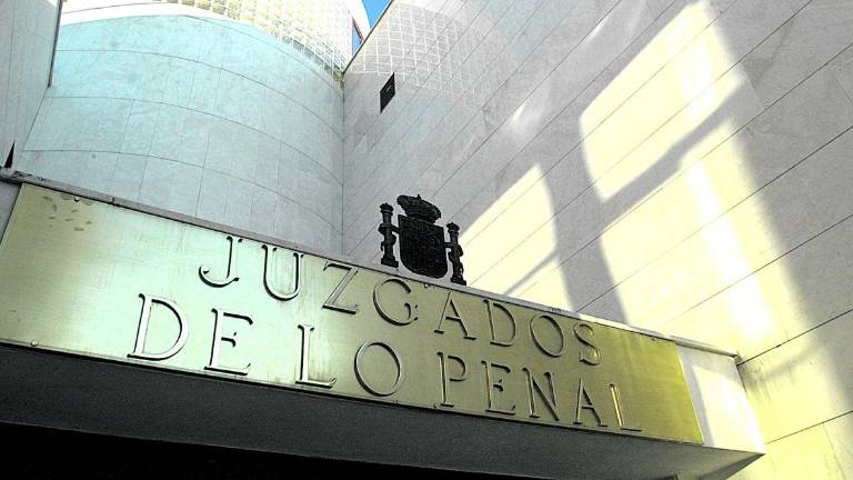 Acusado de apropiarse de 29.000 euros de la formación Acusado de apropiarse de 29.000 euros de la formación