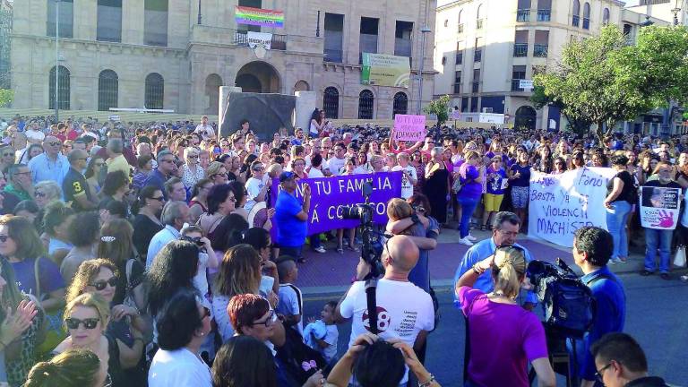 La ciudad grita “basta” ante el maltrato hacia las mujeres