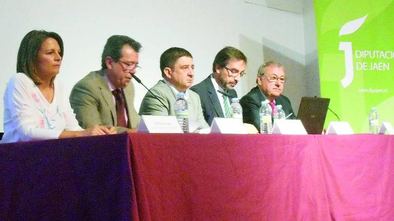 Un impulso al transporte y la logística de la provincia Un impulso al transporte y la logística de la provincia