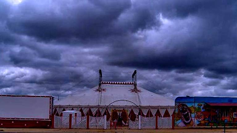 La carpa de las risas y los payasos La carpa de las risas y los payasos