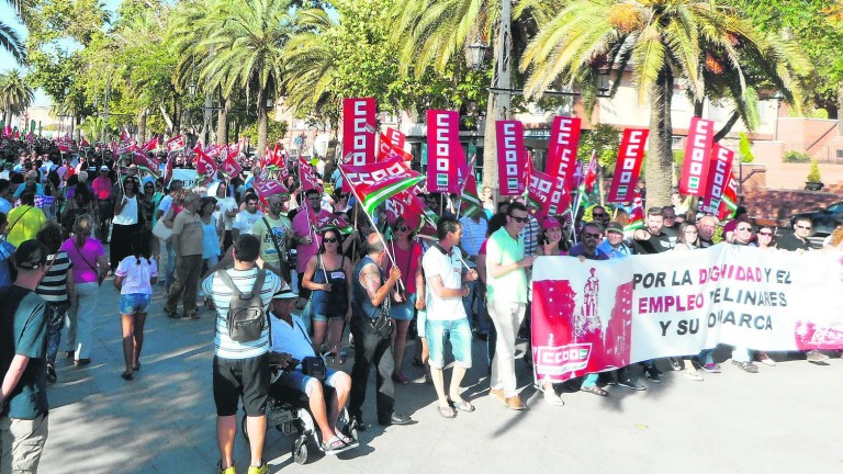Miles de linarenses saltan a las calles pidiendo empleo
