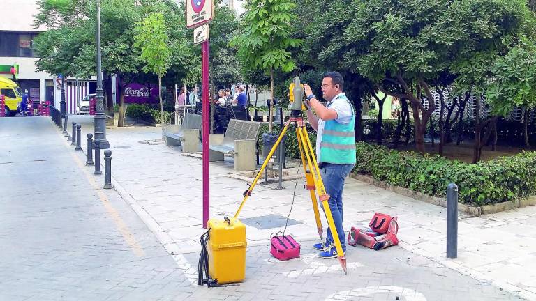 Mediciones en Deán Mazas para las “inminentes” obras Mediciones en Deán Mazas para las “inminentes” obras