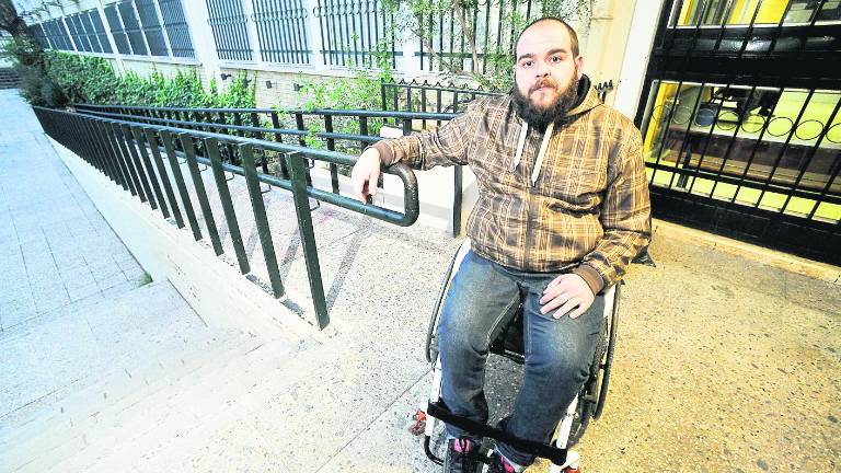 Más codos en silla de ruedas Más codos en silla de ruedas