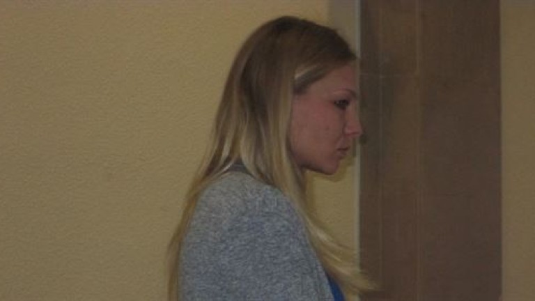 Más de tres años de cárcel por arrojar a su marido por el balcón