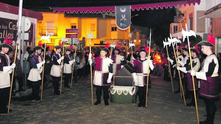 Multitudinaria recreación del cortejo de Isabel la Católica