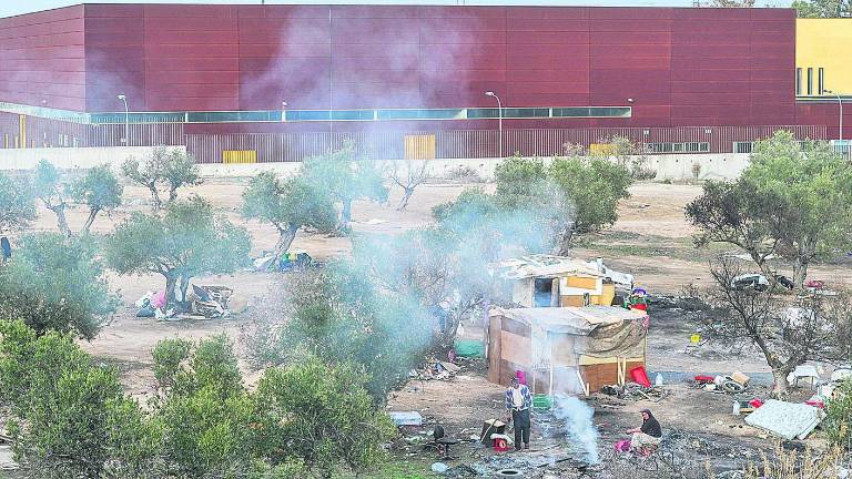 Quejas en “Los Olivares” por los poblados rumanos Quejas en “Los Olivares” por los poblados rumanos