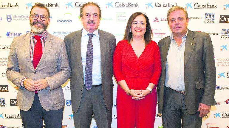 Los constructores notan una leve mejora y dan más empleo Los constructores notan una leve mejora y dan más empleo