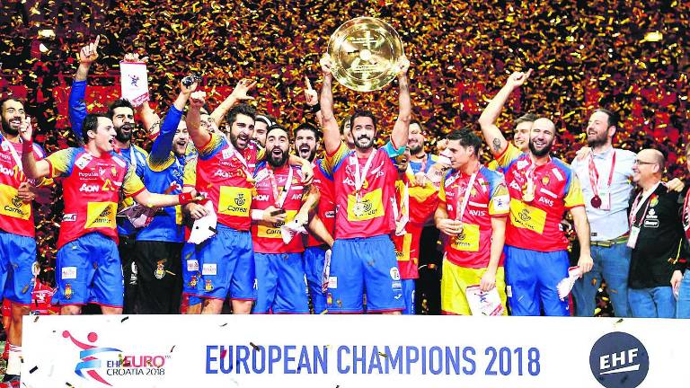 Los “Hispanos” derriban otro muro y se coronan campeones Los “Hispanos” derriban otro muro y se coronan campeones
