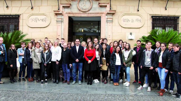 Recibimiento a los alumnos de “Erasmus +” Recibimiento a los alumnos de “Erasmus +”