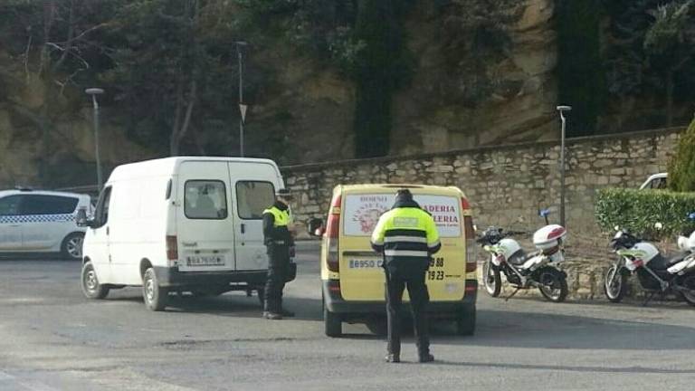 La Policía local se suma a los controles de la DGT La Policía local se suma a los controles de la DGT