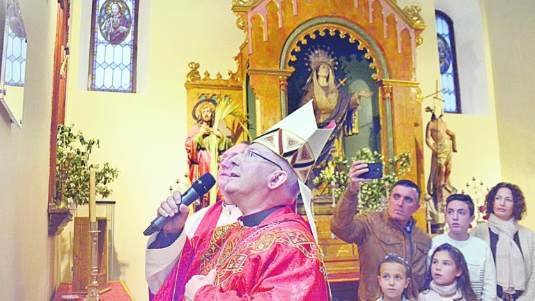 El obispo de Jaén visita Siles