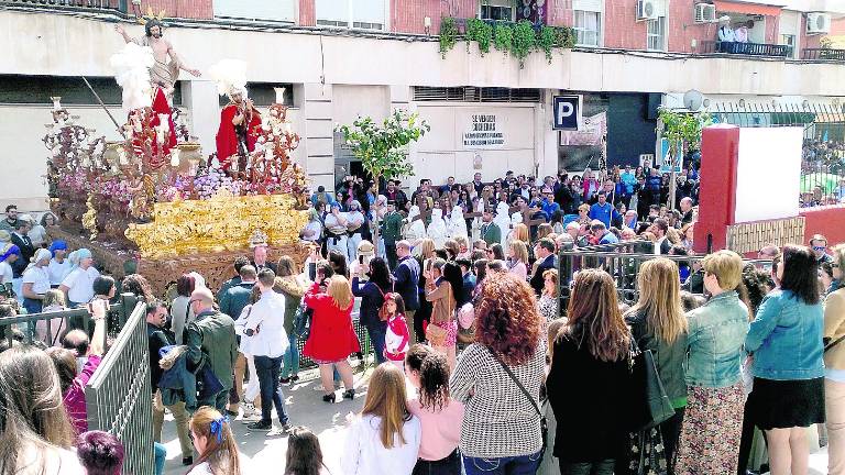 Blanca pureza para celebrar el regreso de Cristo a la vida