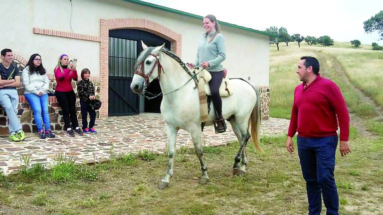 Aldeaquemada trata de ser un referente del turismo ecuestre