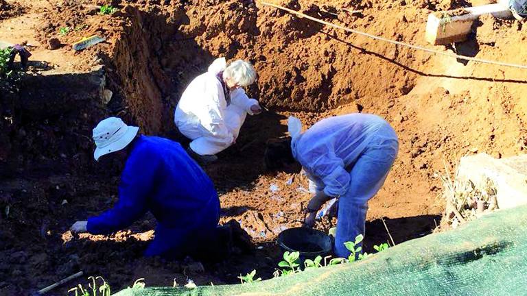 Una sepultura para cerrar la herida de Loma Candelas Una sepultura para cerrar la herida de Loma Candelas