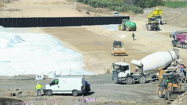 La obra en las vías del tren se reanuda en Las Infantas