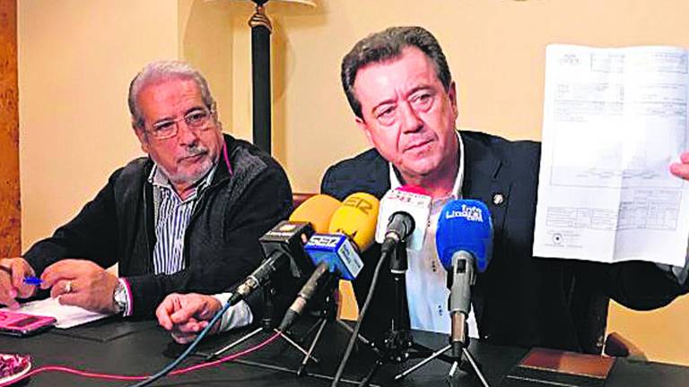 El juzgado admite la querella y cita al alcalde como investigado El juzgado admite la querella y cita al alcalde como investigado