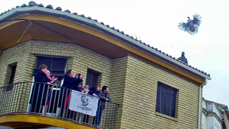 Cazalilla vuelve a lanzar la pava, pese a la prohibición Cazalilla vuelve a lanzar la pava, pese a la prohibición