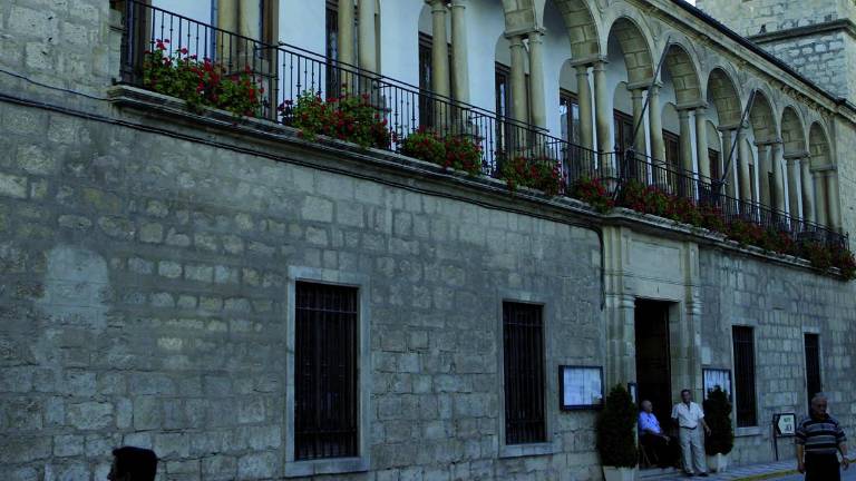 La Policía de Torredonjimeno, sin “walkie-talkie” ni chalecos La Policía de Torredonjimeno, sin “walkie-talkie” ni chalecos