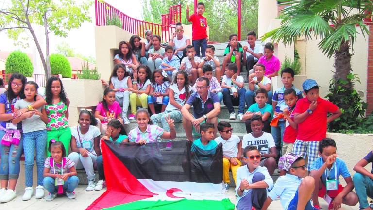 Lágrimas y emoción en el adiós a los niños saharauis