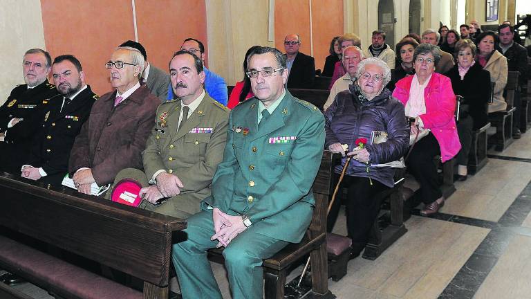 A los pies del más amado por generaciones de jiennenses A los pies del más amado por generaciones de jiennenses