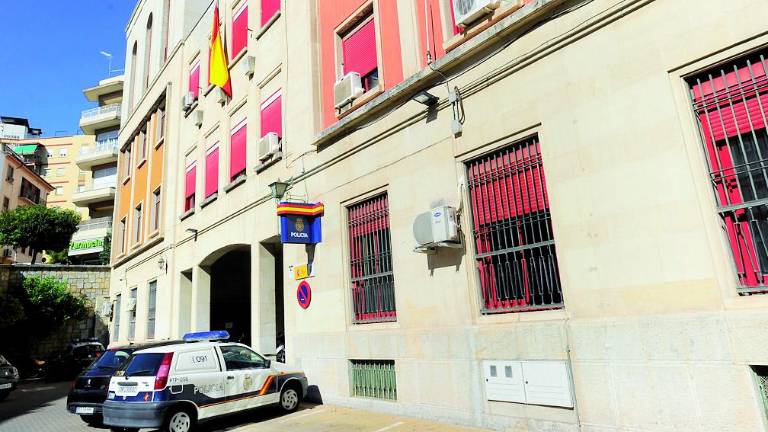 Dos detenidos por traficar con drogas Dos detenidos por traficar con drogas
