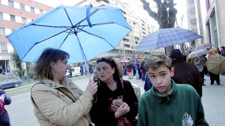 Las previsiones meteorológicas dan lluvia hoy desde el mediodía hasta la medianoche Las previsiones meteorológicas dan lluvia hoy desde el mediodía hasta la medianoche