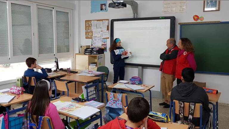 Cruz Roja difunde su quehacer en las aulas Cruz Roja difunde su quehacer en las aulas