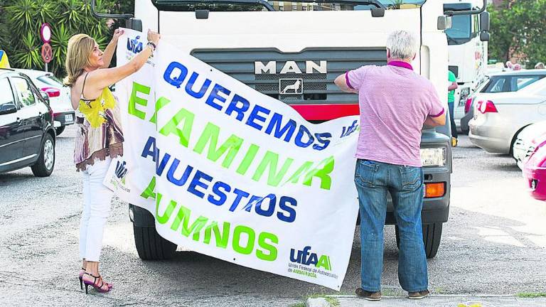 El atasco de las autoescuelas