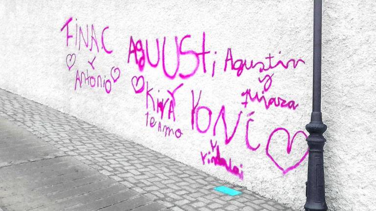 Quejas por pintadas en la calle San Blas Quejas por pintadas en la calle San Blas