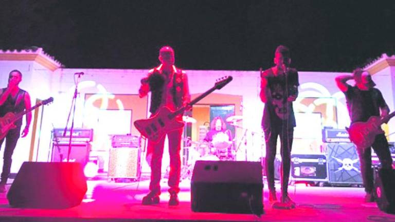 Planeta Aceituna llena de rock a Villanueva del Arzobispo Planeta Aceituna llena de rock a Villanueva del Arzobispo