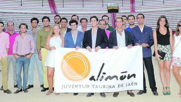 Los jóvenes aficionados se unen en “Alimón” por el futuro de los toros Los jóvenes aficionados se unen en “Alimón” por el futuro de los toros