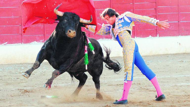 Curro Díaz sufre una peligrosa cogida en el coso de Manzanares