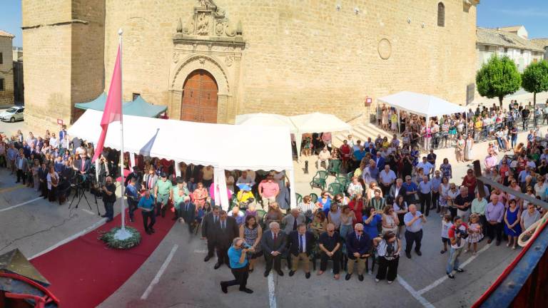 La bandera ya ondea en Begíjar