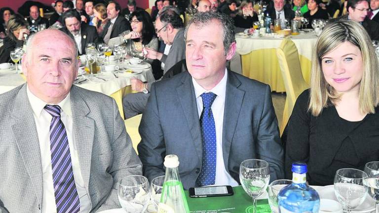 Los asistentes al acto Los asistentes al acto