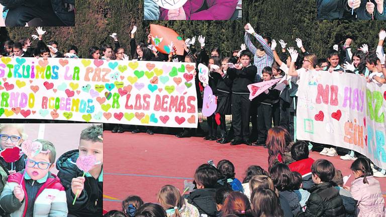 El colegio Cristo del Rey pide la paz en el mundo El colegio Cristo del Rey pide la paz en el mundo