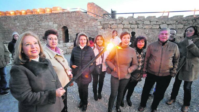 Paseo medieval bajo las antorchas Paseo medieval bajo las antorchas