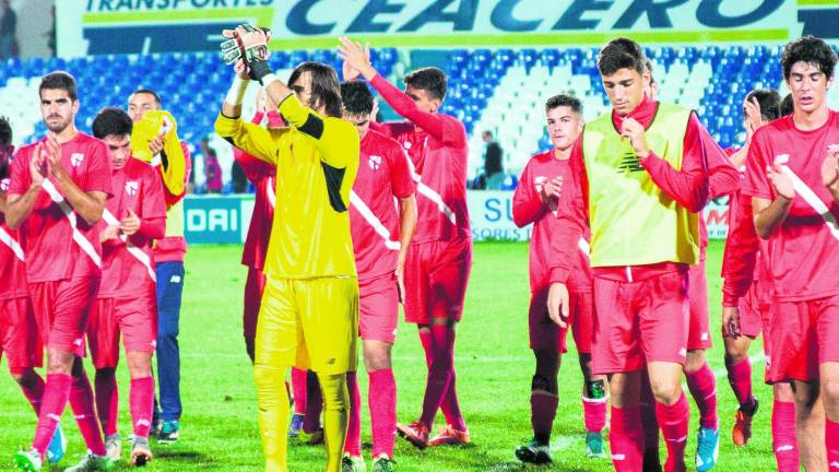 El Sevilla se sitúa en la lucha por subir El Sevilla se sitúa en la lucha por subir