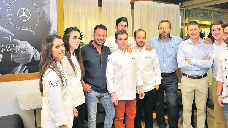 Mercedes Benz se exhibe en el Mercado Gourmet Mercedes Benz se exhibe en el Mercado Gourmet