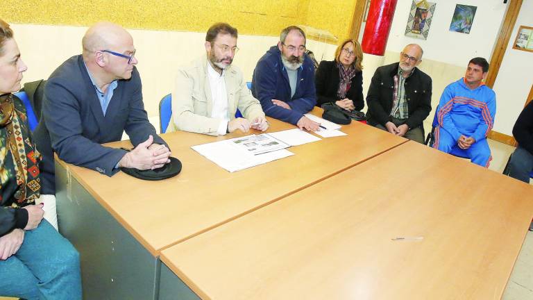 Encuentro con vecinos para hablar de vivienda Encuentro con vecinos para hablar de vivienda