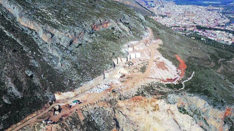 Una romería para exigir el cierre de la cantera Una romería para exigir el cierre de la cantera