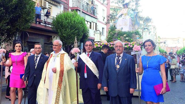 La Divina Pastora se luce por las calles de su barrio