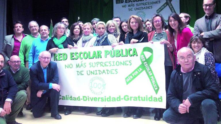 Directores de la enseñanza se suman para apoyar la pública Directores de la enseñanza se suman para apoyar la pública