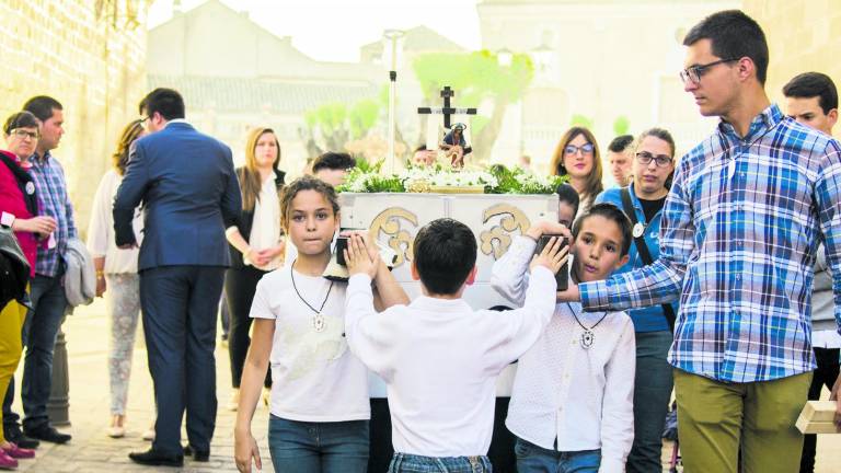 Catorce cofradías en la calle para la Semana Santa chica